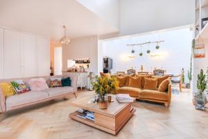 Maisons de vacances Exceptional house with Terrace and Parking a Courbevoie : photos des chambres