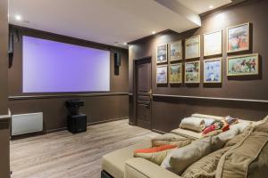 Maisons de vacances Exceptional house with Terrace and Parking a Courbevoie : photos des chambres