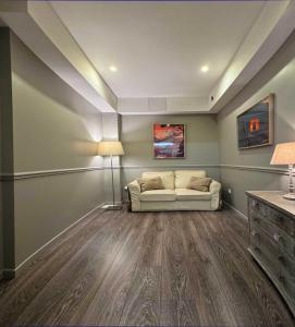 Maisons de vacances Exceptional house with Terrace and Parking a Courbevoie : photos des chambres