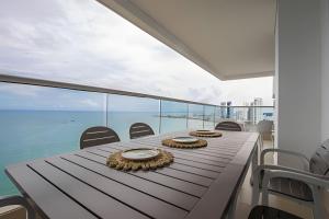 Laurdhomes Lujoso Apto Piso 28 frente al mar, 2BTH