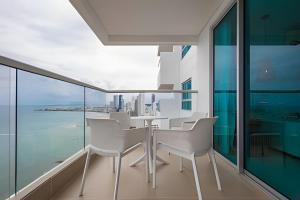 Laurdhomes Lujoso Apto Piso 28 frente al mar, 2BTH