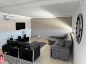 Modern 2 Bed Apartment 5km Carvoeiro
