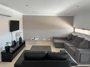 Modern 2 Bed Apartment 5km Carvoeiro - Lagoa