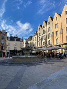 Appartements Appart dans petit chateau en centre ville : photos des chambres