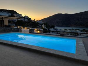 Caldera Suites "Ελιά"