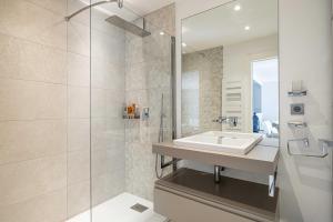 Beautiful apartment with sunny terrace