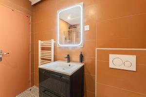 MARAIS POMPIDOU 3e, jacuzzi, 2 chambres, 4 à 6P