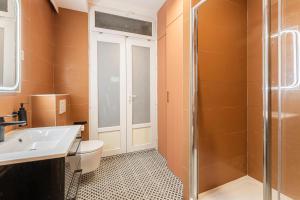 MARAIS POMPIDOU 3e, jacuzzi, 2 chambres, 4 à 6P