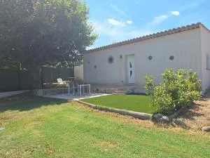 Maisonnette en Provence - Châteaudouble