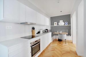 Appartement Moderne Champs-Elysées - Saint Honoré