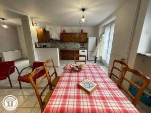 Maisons de vacances Sejour nature au coeur du bocage vendeen, proche Puy du Fou - 3 chambres avec terrasse et jardin - FR-1-426-556 : photos des chambres