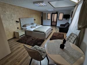 Shelby Accommodation -Adult Only-