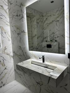 Апартаменти з власним двором