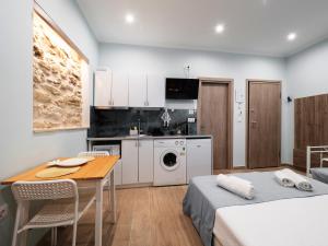 Sole Apartments - near Corfu Port