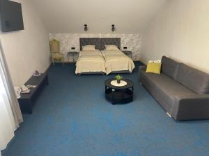 Naktsmītne - Fišers