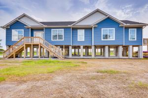 Private Beach & Deck: Bayfront Home in Hayes!