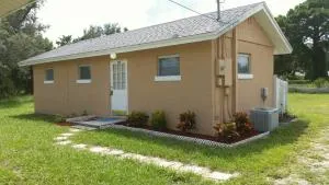 Cottage on Walking Distance To Nokomis Beach - Laurel