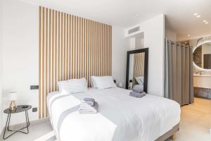 Villas Modern Villa with Heated Pool and Garden : photos des chambres