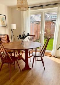 Sea view Fraser Cottage 2BDR - Great Location