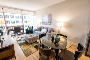 Spacious Apt Downtown - 4hvězdičkové hotely ve městě Stamford