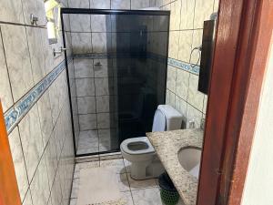 Casa no centro da cidade com garagem.