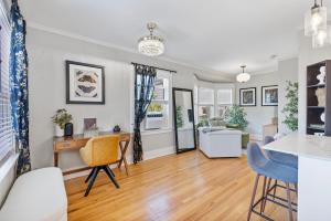 The Downtown Carriage Flat