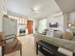 Bright & Cosy in Athens!