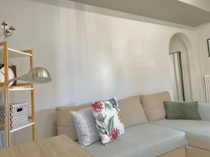 Bright & Cosy in Athens!