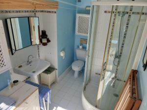 Sejours chez l'habitant Chambre et terrasse dans une ancienne bergerie : photos des chambres