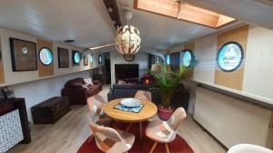 Bateaux PENICHE ONDINE : photos des chambres