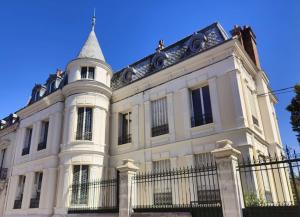 logement de charme 2 chambres 100m2 hypercentre 2ème étage
