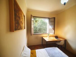 Quarto Casal com Janela Casa Caramel