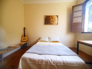 Quarto Casal com Janela Casa Caramel