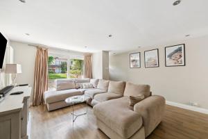 Richmond Riverside Villa