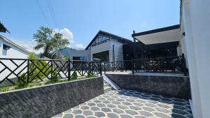 Luxury Milan Mountain Ponoramic Villa, indoor heated pool and jacuzzi with mountain view