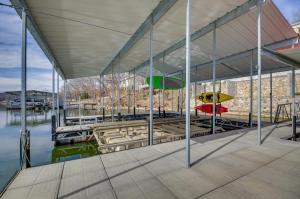 Gravois Mills Home Boating Vacation!