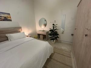 شقة انيقة غرفة وصالة بدخول ذاتي