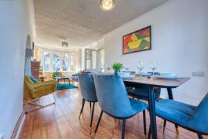 Spacious 3BR Home with Driveway Near NEC & Airport