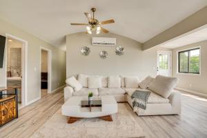 Modern Harveys Lake Apartment with Beach Access!