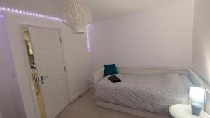 Sleeps up to 8 guests - Modern townhouse near Newcastle