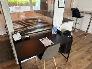 JOBOSTAYS - URBAN Studio Loft Oldenburg Innenstadt - Designerbad und Balkon - 5 Min zu Fuß Innenstadt und Bahnhof - Aufzug - Highspeed WLAN - Vollküche mit Kaffeemaschine und Spülmaschine - kontaktfreier Check-In