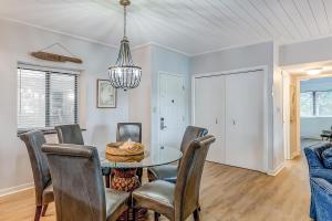 Forest Beach Villas 101