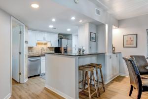 Forest Beach Villas 101