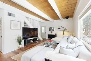 Sunlit Serenity - Sundown Town