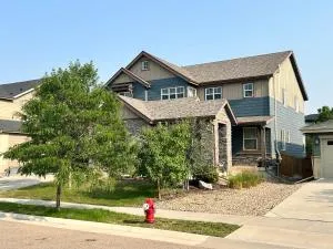 Perfect family reunion or multigenerational home - لونغمونت