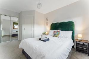 2Bed City Central East End Gem with Free Parking