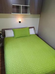 Campings havre de paix bord de Saone avec jacuzzi : photos des chambres