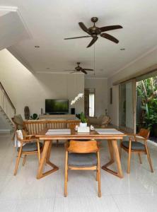 3 Bedrooms Vacation Villa in Semyniak