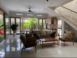 3 Bedrooms Vacation Villa in Semyniak