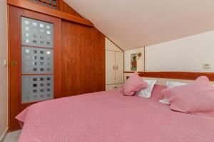 Apartments by the sea Brela, Makarska - 20708